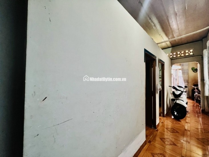 Bán nhà mặt phố Phường Phước Long (Hiệp Phú, Q.9 cũ) ngang 6m, DT 95m2, 1 trệt, 2PN. Sổ hồng, giá 6.99 tỷ. LH: 0933125879